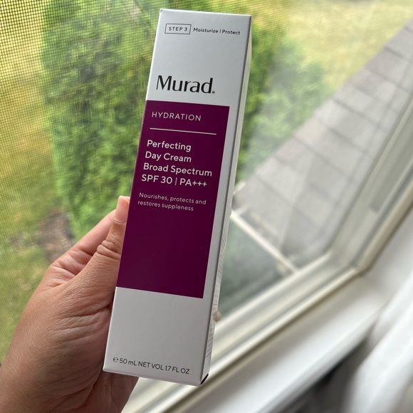 [New] Murad Perfecting Moisturizer Broad Spectrum SPF 30 PA+++ - Picture 2 of 4